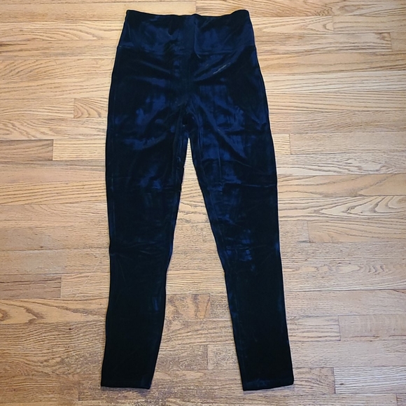 Assets by Spanx black velvet high-waisted leggings - Picture 2 of 5
